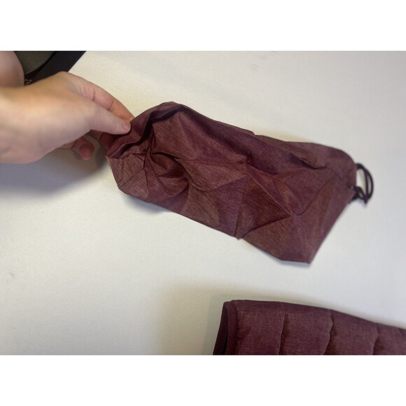 UNTUCKit Thierry Quilted Puffer Vest Men XXL burgundy Full Zip with storage bag - Picture 11 of 11